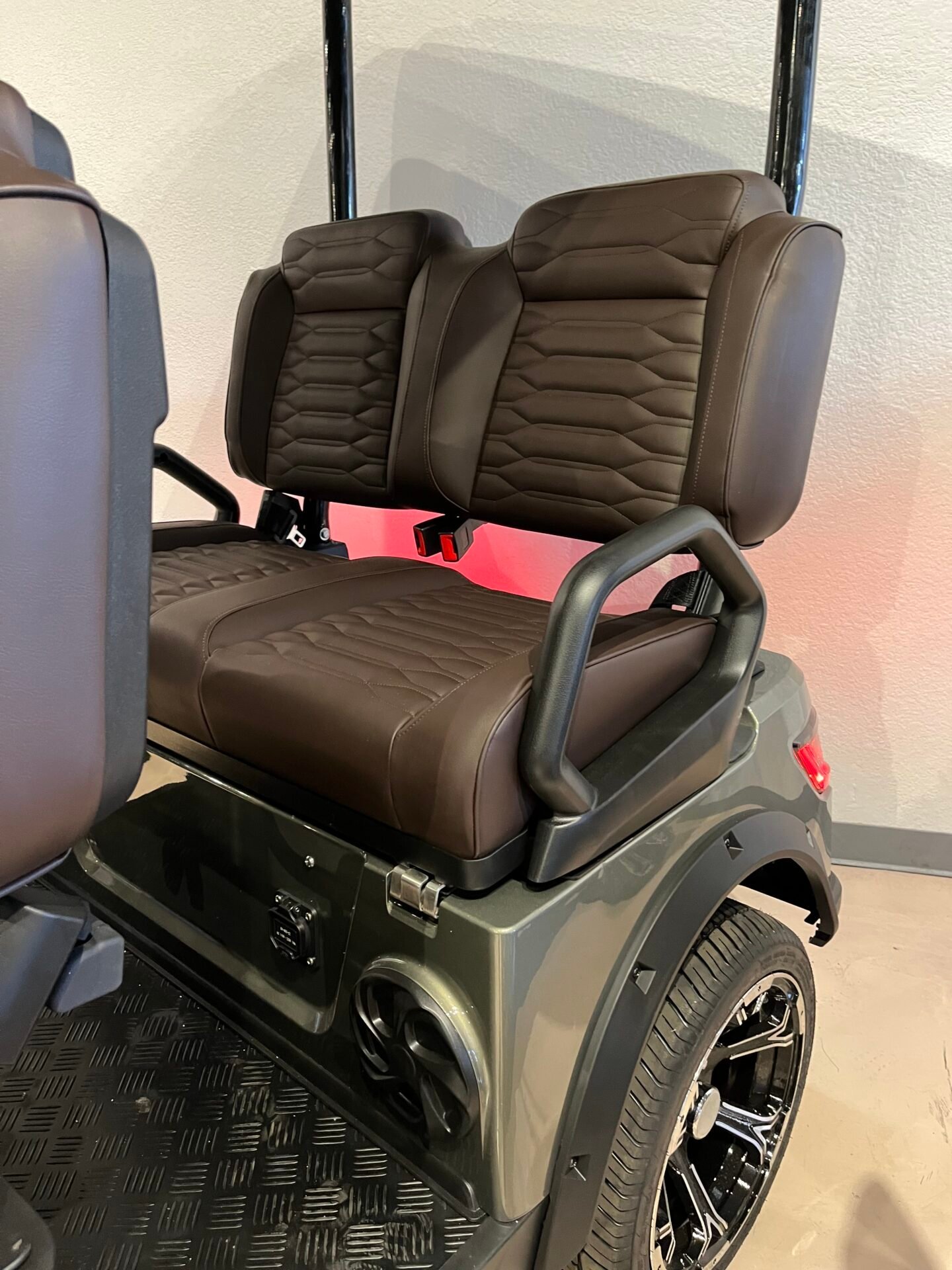 BRAND NEW 2026 TARA SUMMIT AIR 4 ROAD STOCK WITH LITHIUM ION BATTERY, DIGITAL SPEEDO AND ODO, AND GOLF BAG ATTACHMENT For Sale